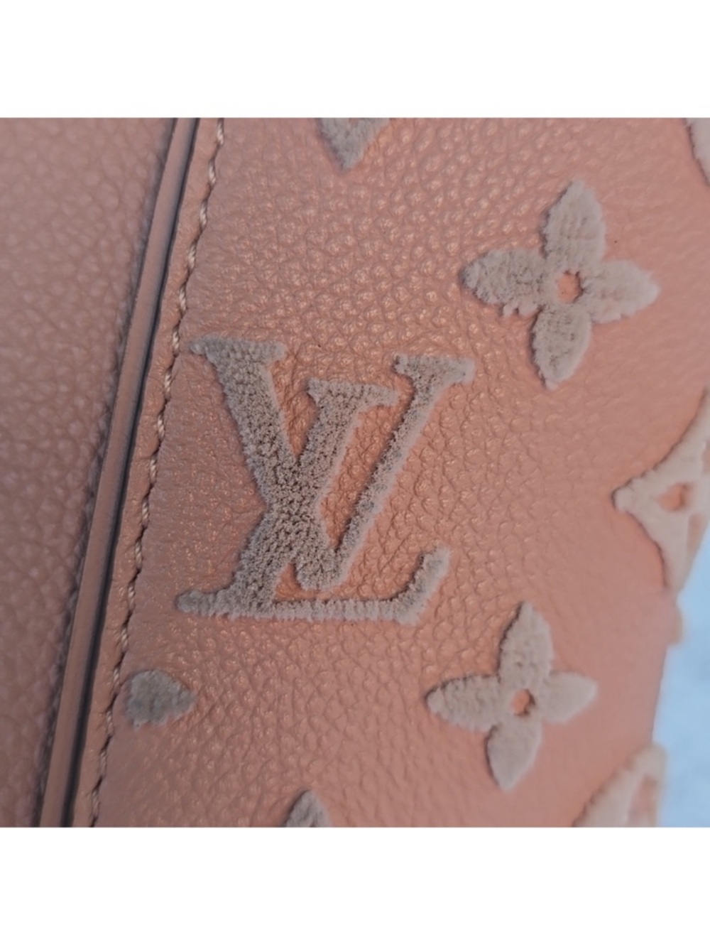Louis Vuitton Veau Cachemire Tuffatage W BB Bag with Crossbody Leather Strap - Picture 10 of 11